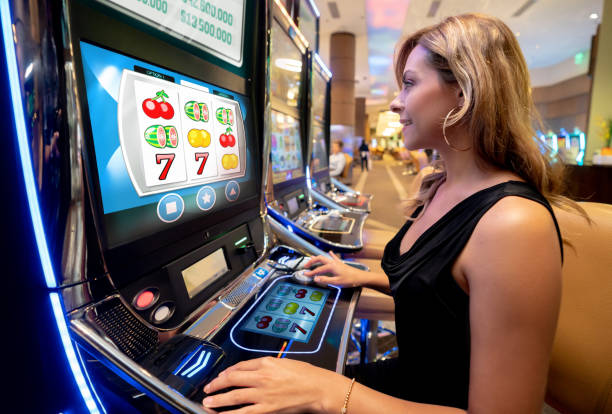 Live-dealer blackjack prize table showing hand rankings and payouts